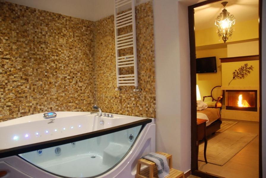 Agapi Luxury Hotel Káto Loutrákion Rom bilde