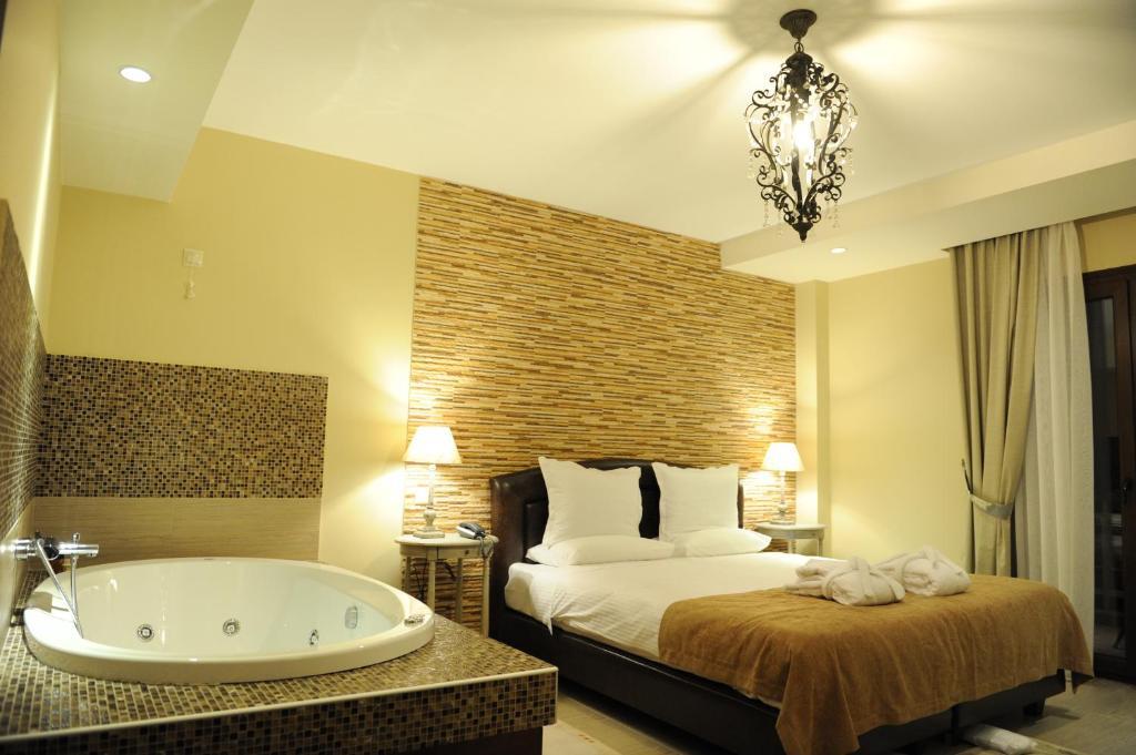 Agapi Luxury Hotel Káto Loutrákion Rom bilde
