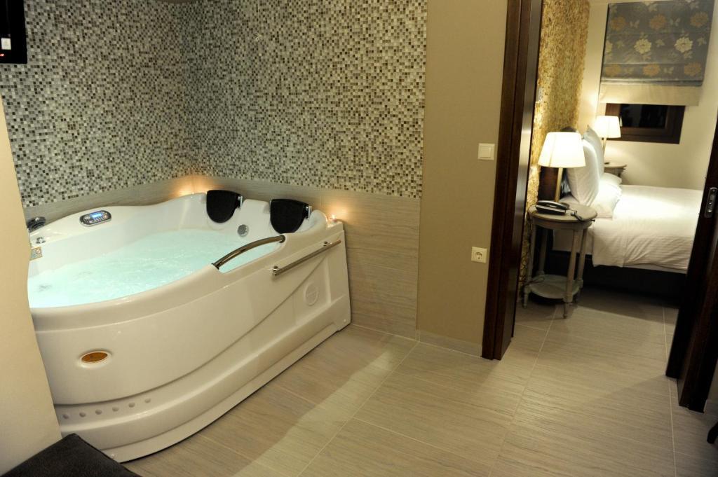 Agapi Luxury Hotel Káto Loutrákion Rom bilde