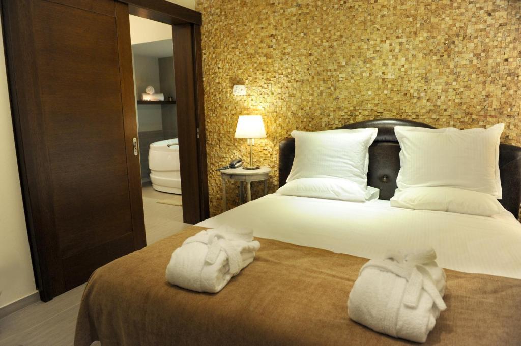 Agapi Luxury Hotel Káto Loutrákion Rom bilde